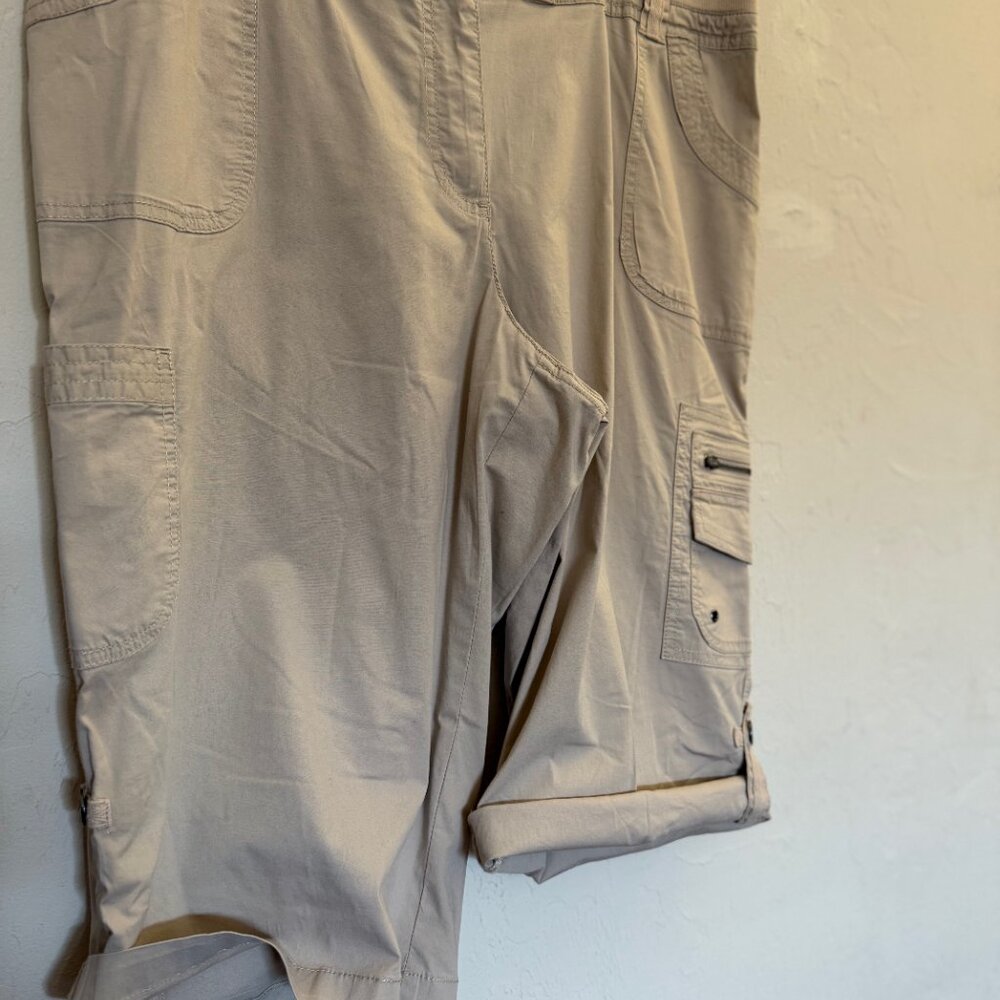 Chicos adjustable Mid-Length cargo shorts - size 3 - Tan - Picture 3 of 8